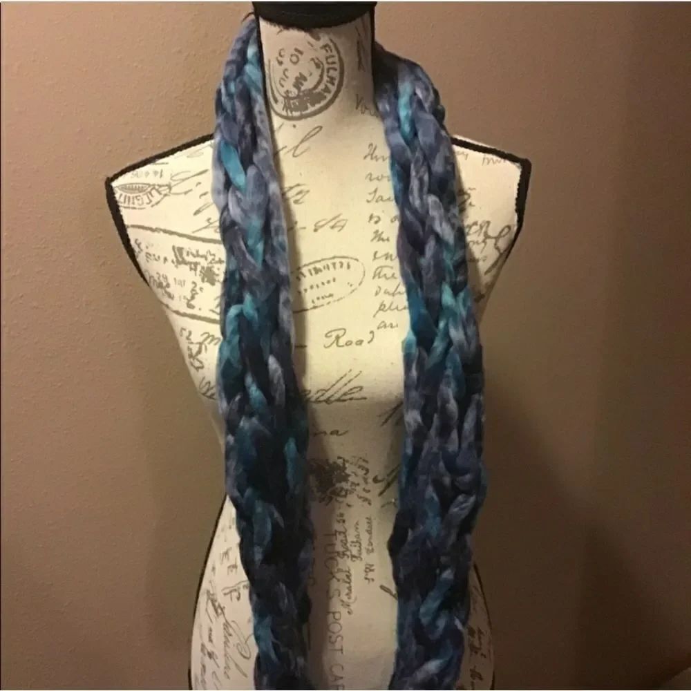 💐Gorgeous Chunky Knit Infinity Scarf - Picture 4 of 5
